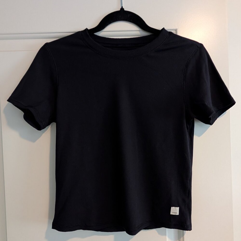 Vuori Pose Fitted Tee - Black (Size Small)
